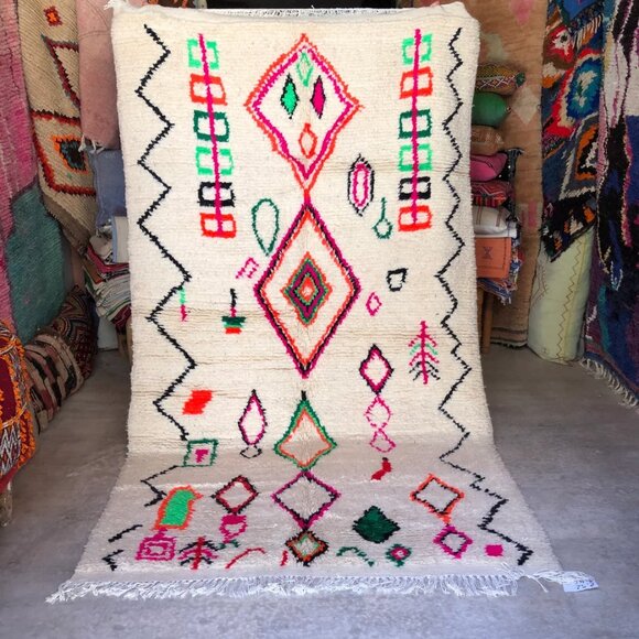 Beautiful authentic Azilal Moroccan Rug -  8’2”X5’1 - Pure Wool Bohemian Carpet - Picture 1 of 5